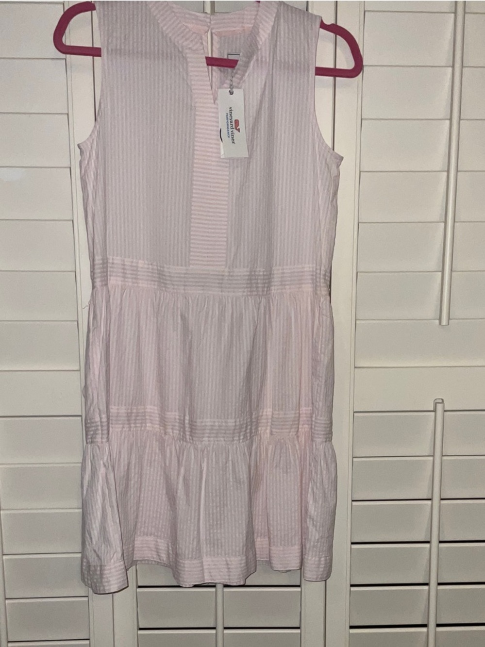 Vineyard Vines Light Pink/white Sleeveless Tiered Seersucker Dress.